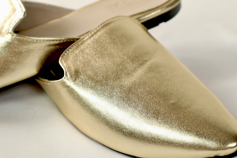 Gold mule - Elegant gleam