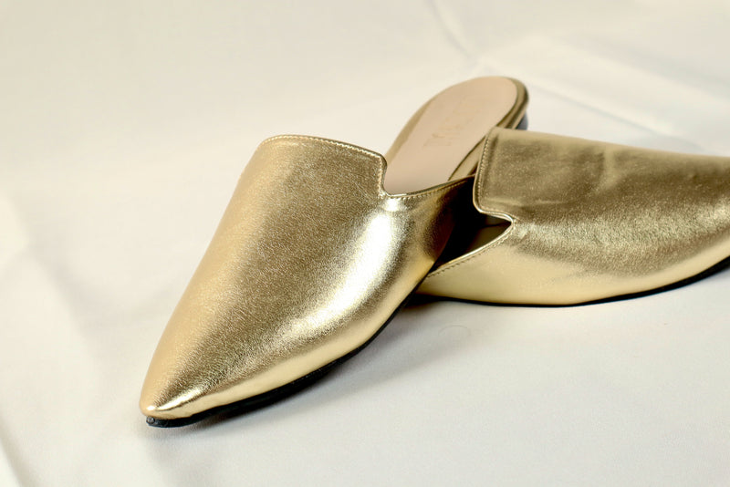 Gold mule - Elegant gleam