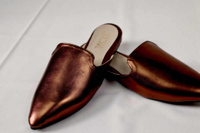 Bronze mule - Elegant gleam
