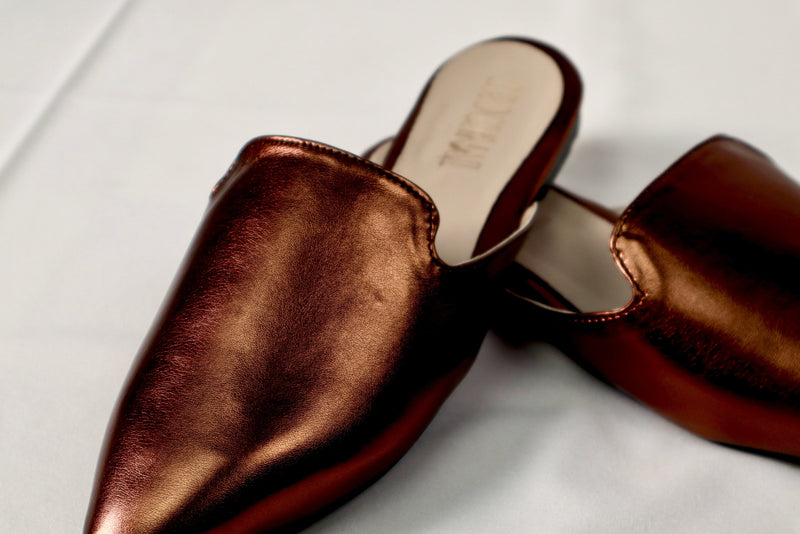 Bronze mule - Elegant gleam
