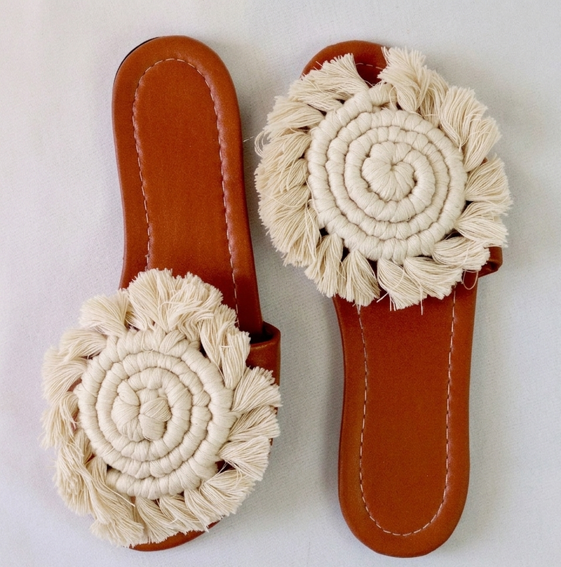 Luna Curl - Flat Macrame Slippers