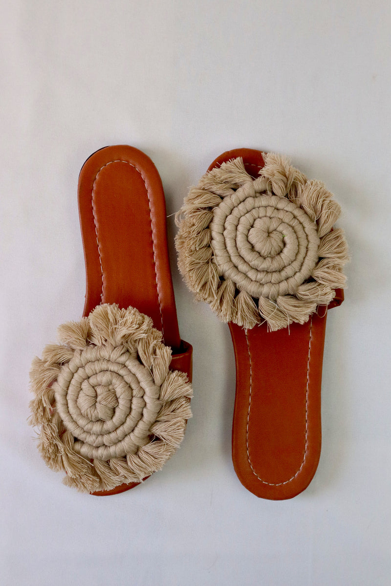 Luna Curl - Flat Macrame Slippers