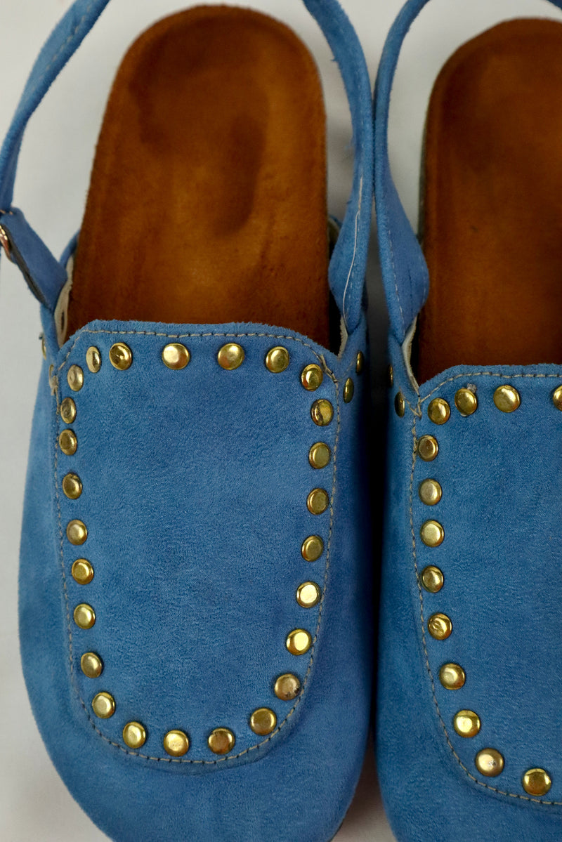 Solène Strap Clog – Baby Blue Suede