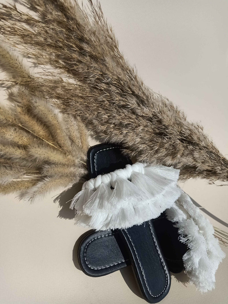 Simple Fluffy - Flat Macrame Slippers