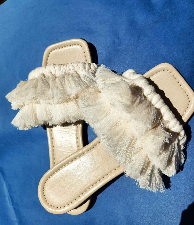Simple Fluffy - Flat Macrame Slippers