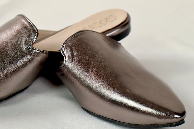 Smokey mule - Elegant gleam