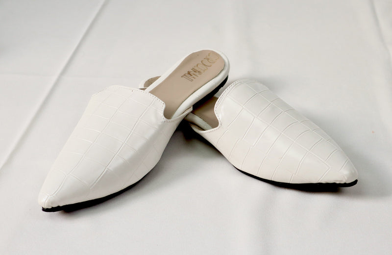 White mule - Elegant gleam